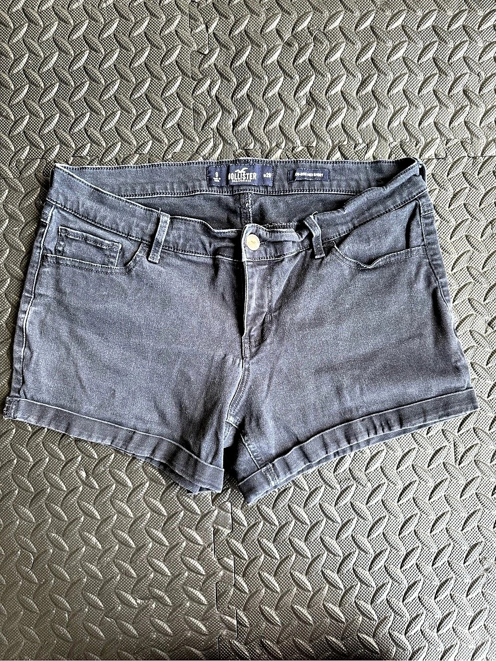 Hollister Low-Rise Midi Short black Jean Shorts Waist 29